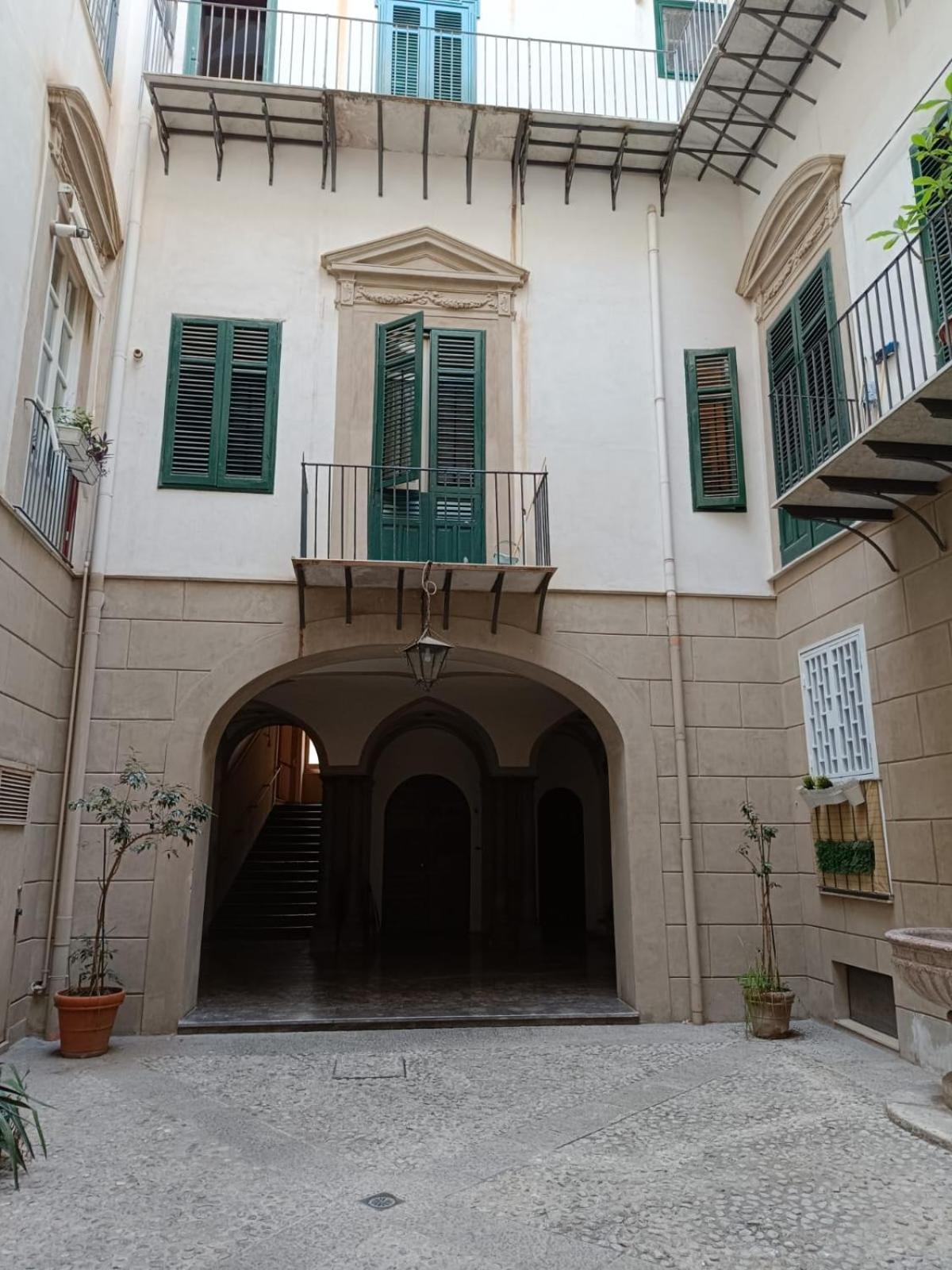 La Dimora Della Kalsa Apartment ปาแลร์โม ภายนอก รูปภาพ